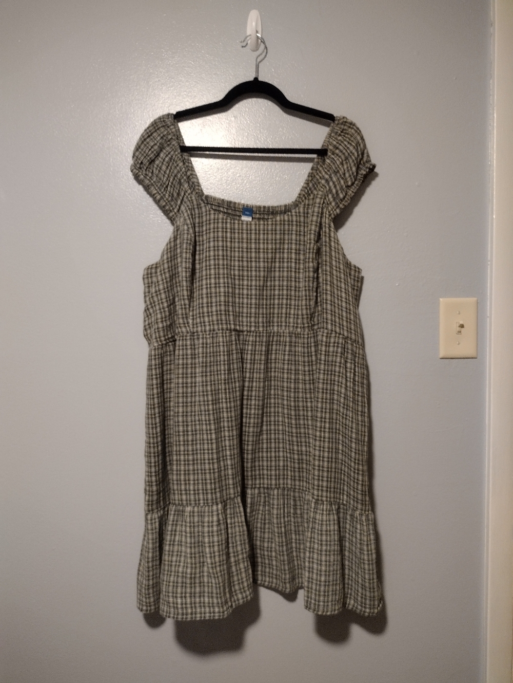 Old Navy Green Dress Sleeveless Tiered Smocked Back